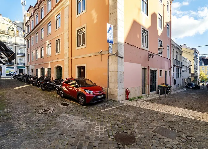 Whome Elegant Chiado Retreat Comfort In Lisbon's Heart 아파트