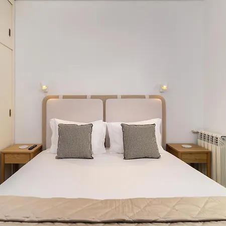 Lejlighed Whome Elegant Chiado Retreat Comfort In Lisbon's Heart *