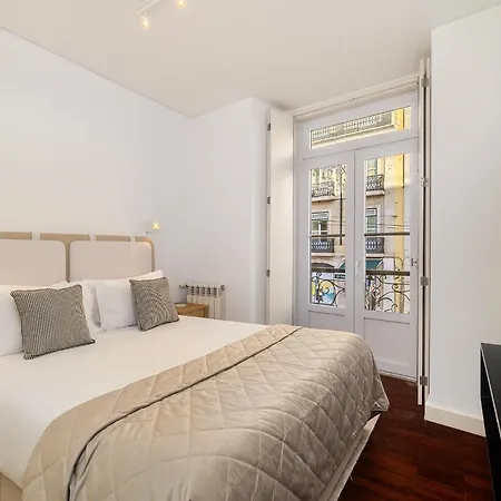 Lejlighed Whome Elegant Chiado Retreat Comfort In Lisbon's Heart *