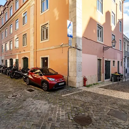 Whome Elegant Chiado Retreat Comfort In Lisbon's Heart 아파트
